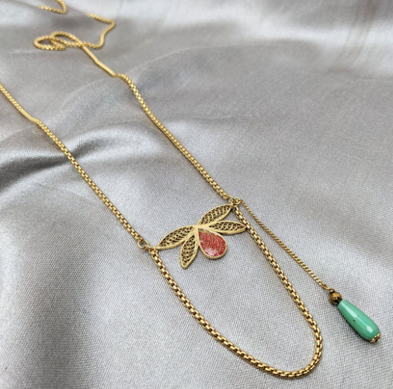 Gold tie model necklace - Feeligree 